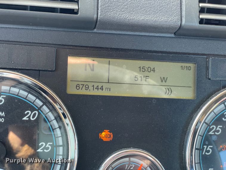 image for item LP9167 2018 Freightliner Cascadia 125  semi truck