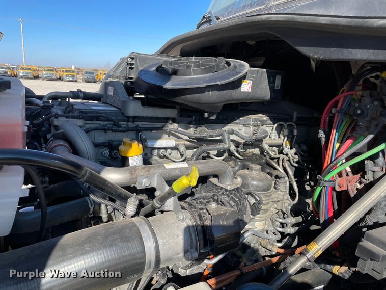 image for item LP9167 2018 Freightliner Cascadia 125  semi truck