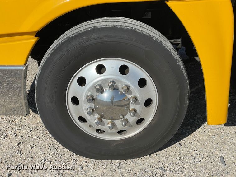 image for item LP9167 2018 Freightliner Cascadia 125  semi truck