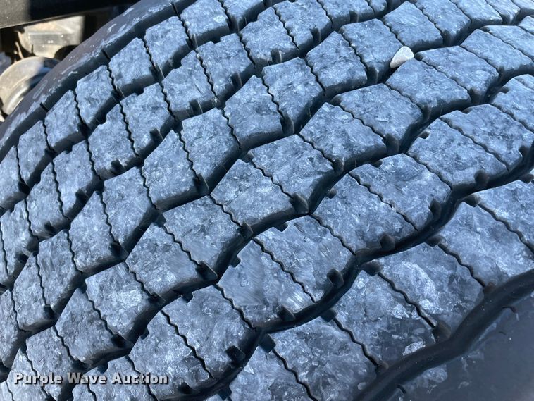 image for item LP9167 2018 Freightliner Cascadia 125  semi truck