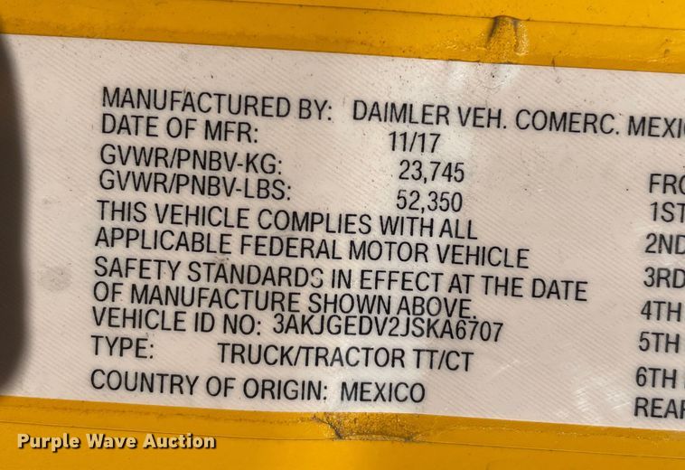 image for item LP9167 2018 Freightliner Cascadia 125  semi truck