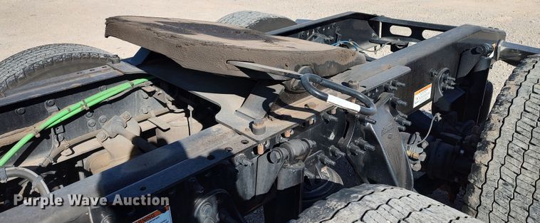 image for item LP9168 2020 Freightliner Cascadia 126  semi truck