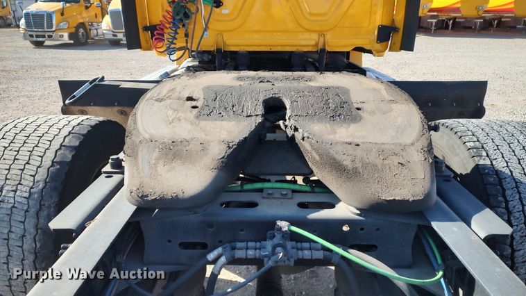 image for item LP9168 2020 Freightliner Cascadia 126  semi truck