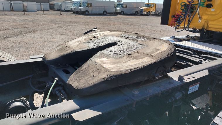 image for item LP9168 2020 Freightliner Cascadia 126  semi truck