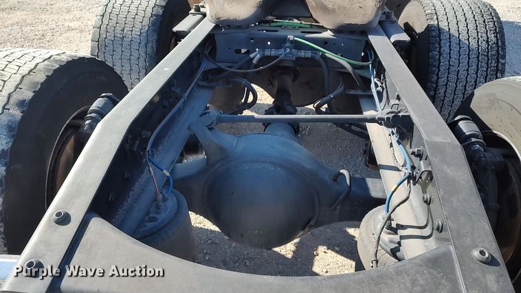 image for item LP9168 2020 Freightliner Cascadia 126  semi truck