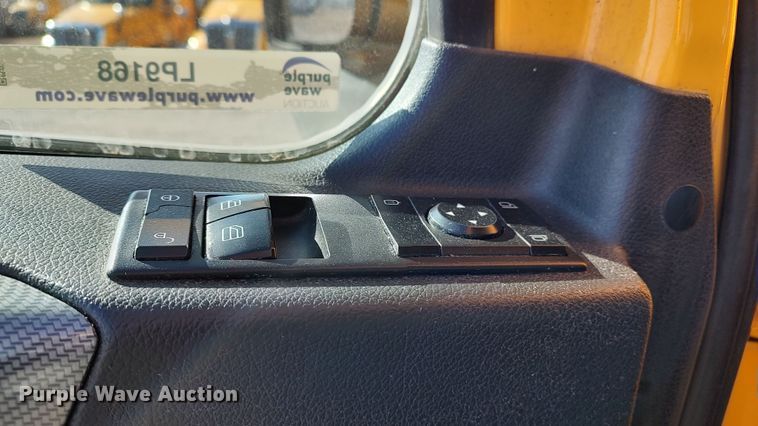 image for item LP9168 2020 Freightliner Cascadia 126  semi truck