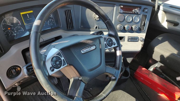 image for item LP9168 2020 Freightliner Cascadia 126  semi truck