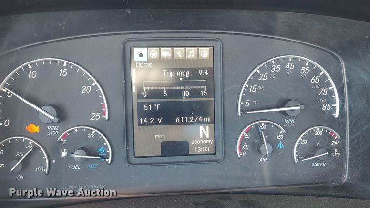 image for item LP9168 2020 Freightliner Cascadia 126  semi truck