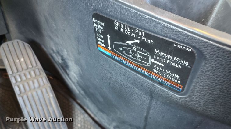 image for item LP9168 2020 Freightliner Cascadia 126  semi truck