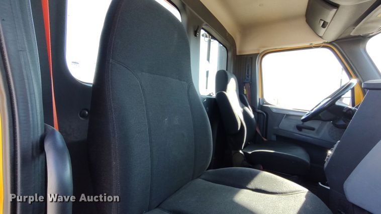 image for item LP9168 2020 Freightliner Cascadia 126  semi truck