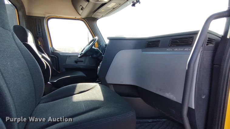 image for item LP9168 2020 Freightliner Cascadia 126  semi truck