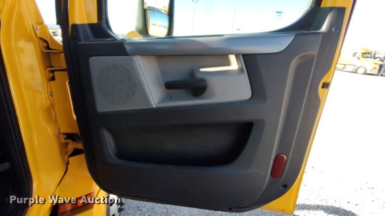 image for item LP9168 2020 Freightliner Cascadia 126  semi truck