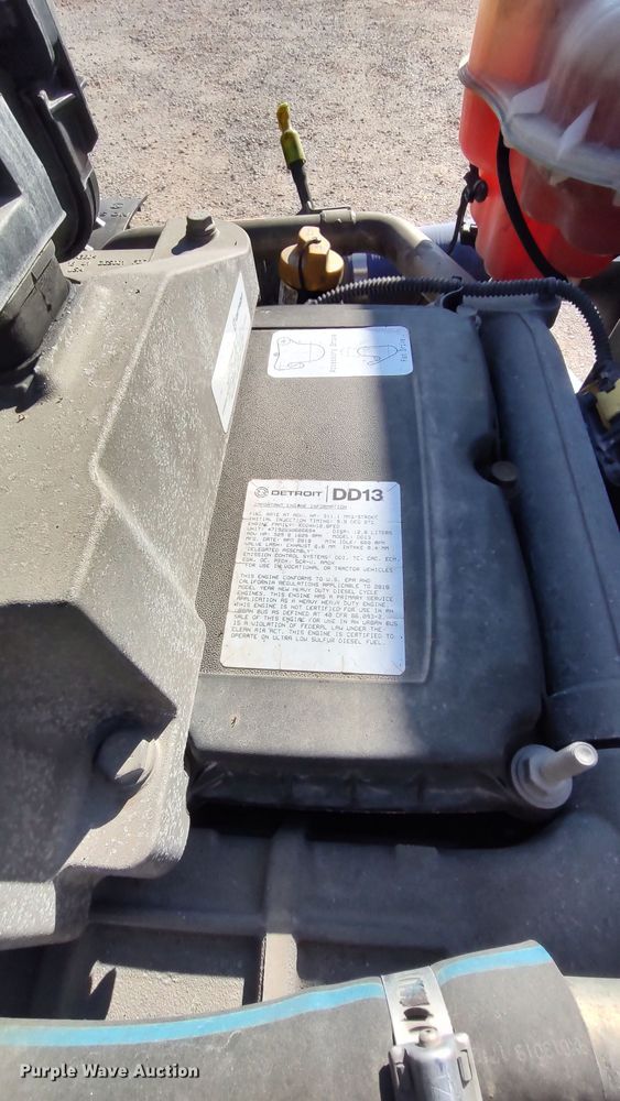 image for item LP9168 2020 Freightliner Cascadia 126  semi truck