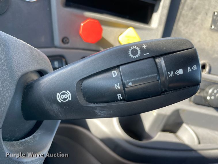 image for item LP9169 2018 Freightliner Cascadia 125  semi truck