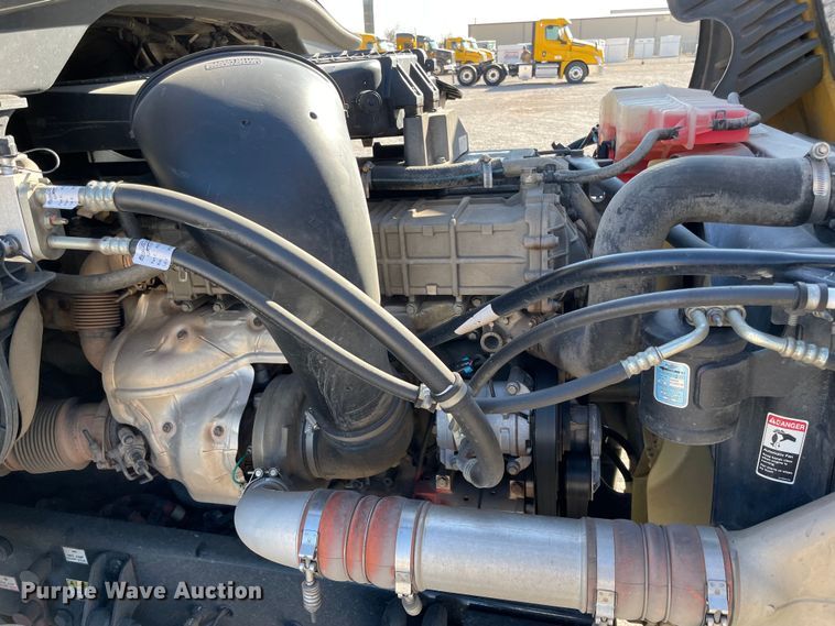 image for item LP9169 2018 Freightliner Cascadia 125  semi truck