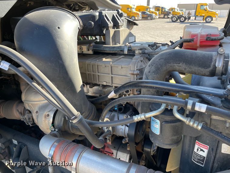 image for item LP9169 2018 Freightliner Cascadia 125  semi truck