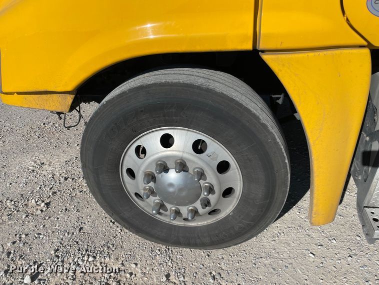 image for item LP9169 2018 Freightliner Cascadia 125  semi truck