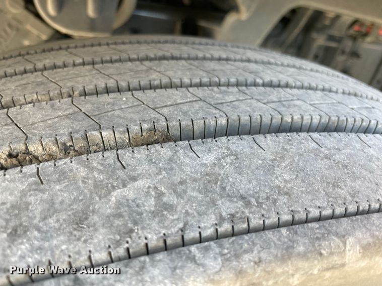 image for item LP9169 2018 Freightliner Cascadia 125  semi truck