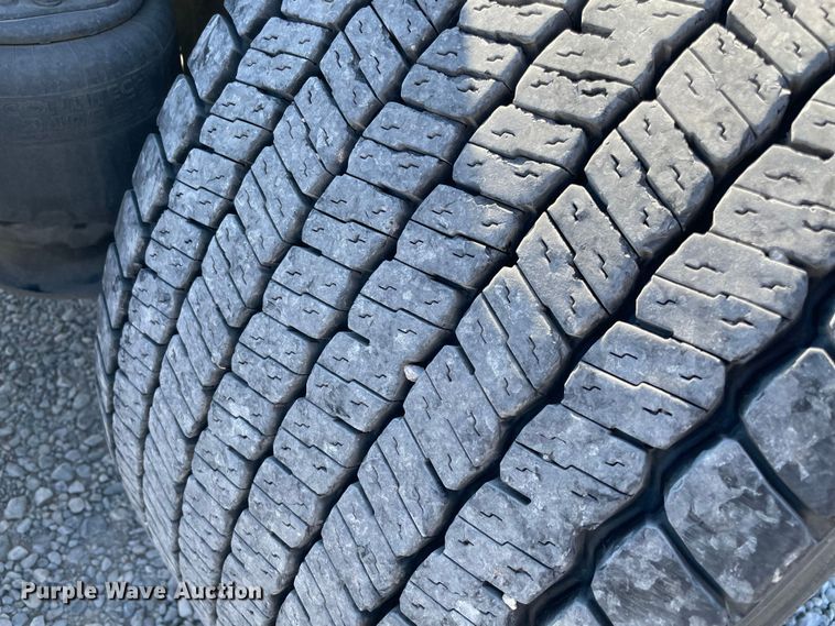 image for item LP9169 2018 Freightliner Cascadia 125  semi truck