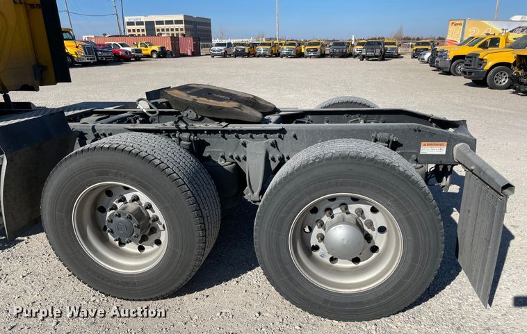 image for item LP9169 2018 Freightliner Cascadia 125  semi truck