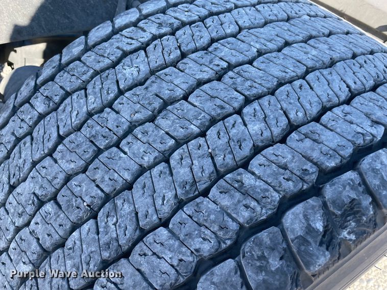 image for item LP9169 2018 Freightliner Cascadia 125  semi truck