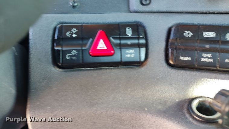 image for item LP9170 2018 Freightliner Cascadia 125  semi truck