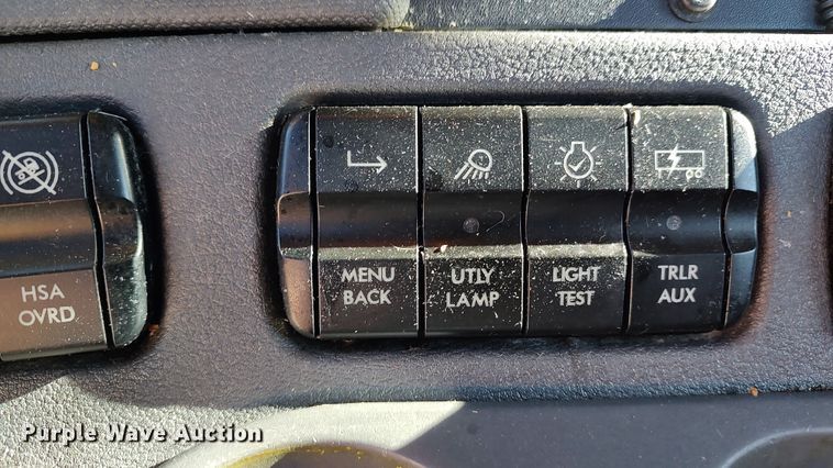 image for item LP9170 2018 Freightliner Cascadia 125  semi truck