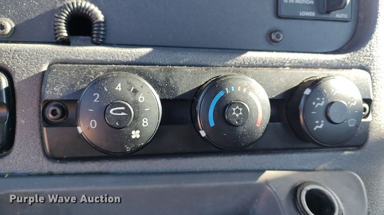 image for item LP9170 2018 Freightliner Cascadia 125  semi truck