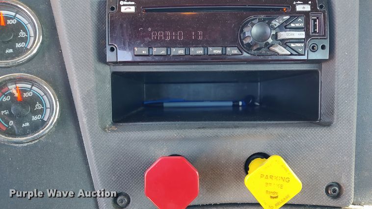 image for item LP9170 2018 Freightliner Cascadia 125  semi truck