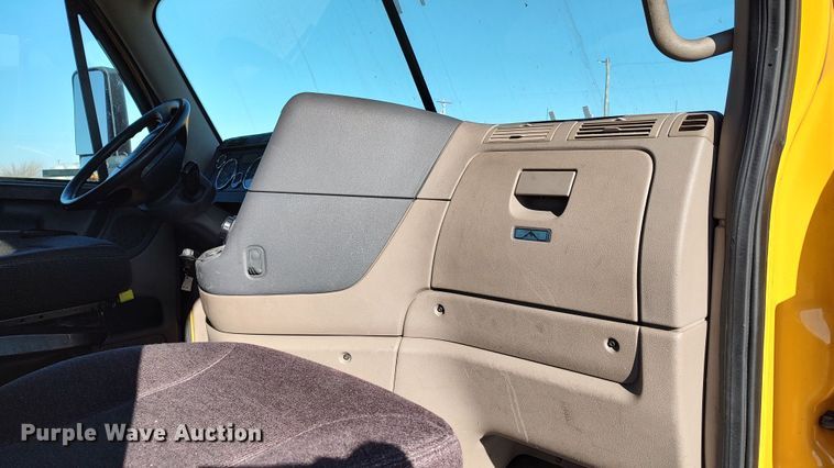 image for item LP9170 2018 Freightliner Cascadia 125  semi truck