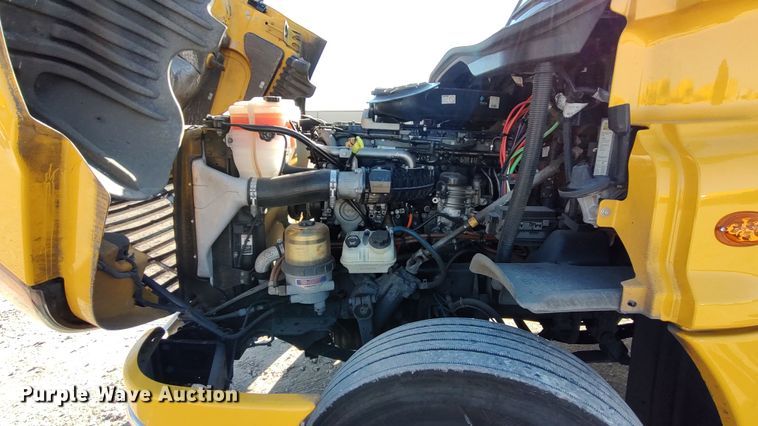 image for item LP9170 2018 Freightliner Cascadia 125  semi truck