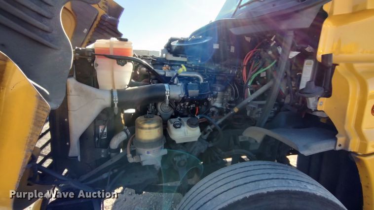 image for item LP9170 2018 Freightliner Cascadia 125  semi truck