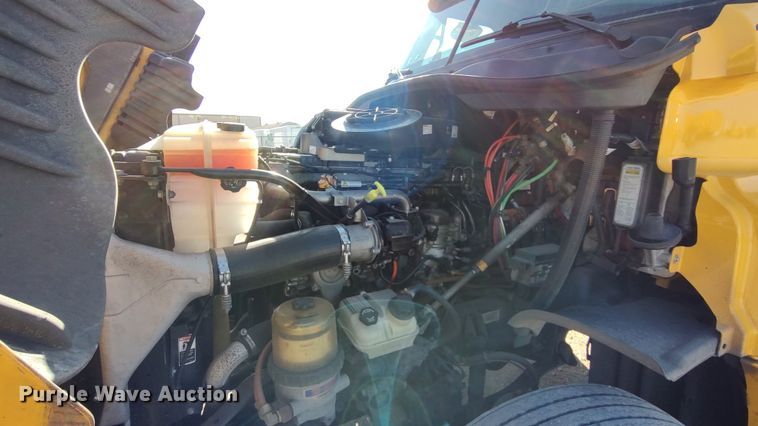 image for item LP9170 2018 Freightliner Cascadia 125  semi truck