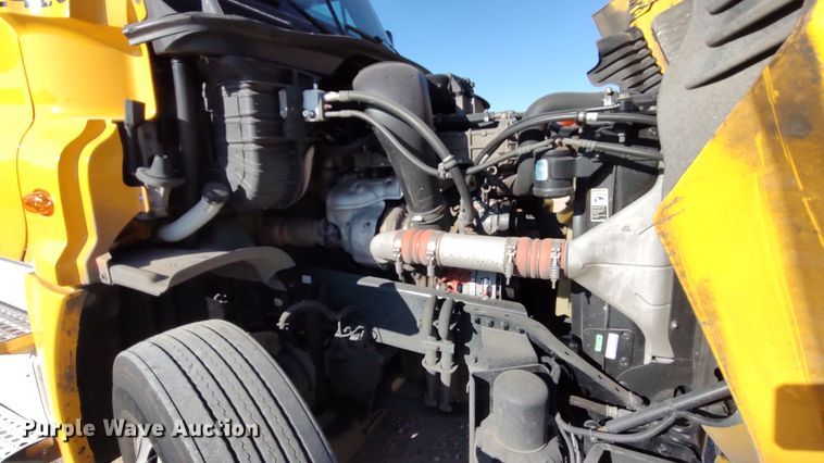 image for item LP9170 2018 Freightliner Cascadia 125  semi truck