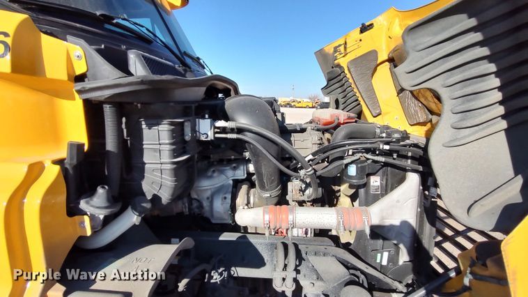 image for item LP9170 2018 Freightliner Cascadia 125  semi truck