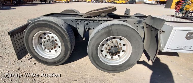 image for item LP9170 2018 Freightliner Cascadia 125  semi truck