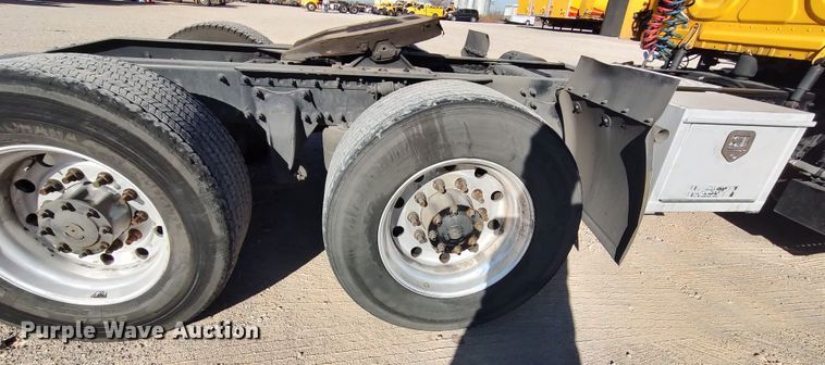 image for item LP9170 2018 Freightliner Cascadia 125  semi truck