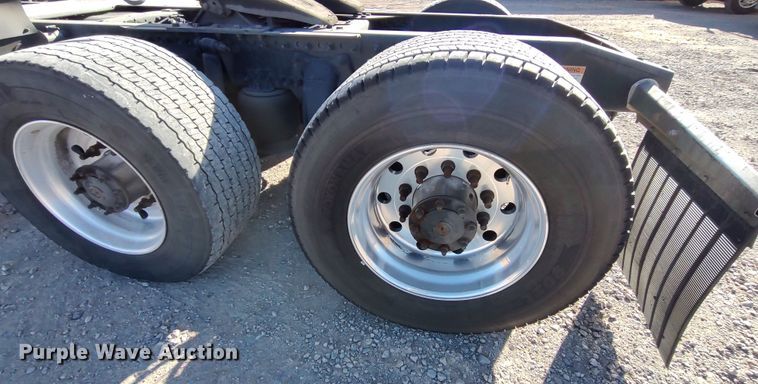 image for item LP9170 2018 Freightliner Cascadia 125  semi truck