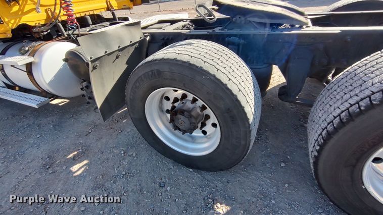 image for item LP9170 2018 Freightliner Cascadia 125  semi truck