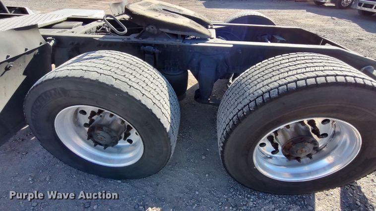 image for item LP9170 2018 Freightliner Cascadia 125  semi truck