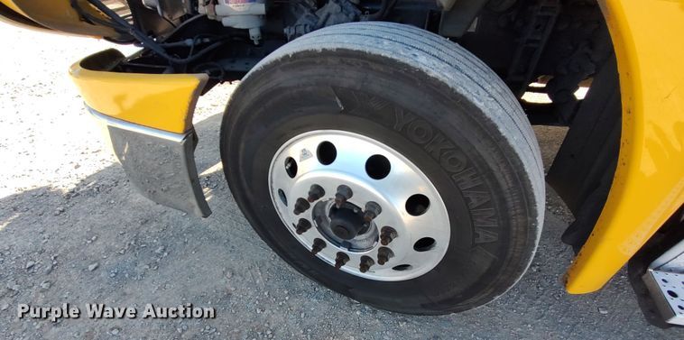 image for item LP9170 2018 Freightliner Cascadia 125  semi truck