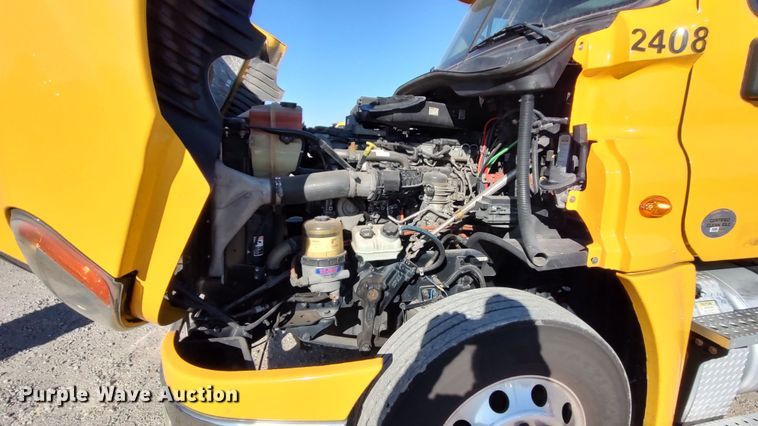 image for item LP9171 2018 Freightliner Cascadia 125  semi truck