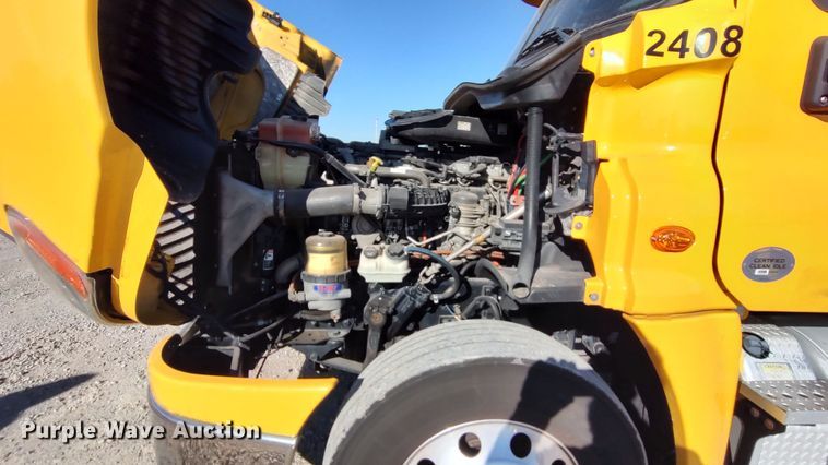 image for item LP9171 2018 Freightliner Cascadia 125  semi truck