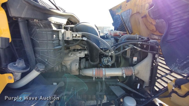 image for item LP9171 2018 Freightliner Cascadia 125  semi truck