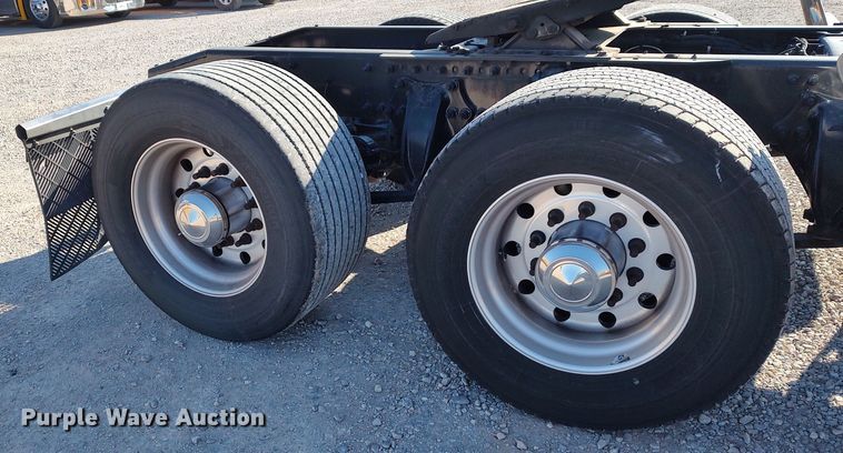 image for item LP9171 2018 Freightliner Cascadia 125  semi truck