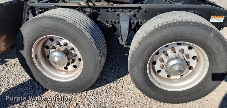 image for item LP9171 2018 Freightliner Cascadia 125  semi truck