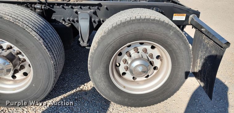 image for item LP9171 2018 Freightliner Cascadia 125  semi truck