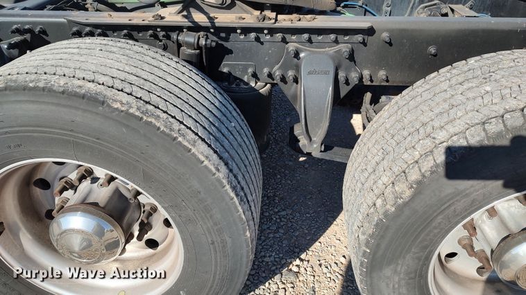 image for item LP9171 2018 Freightliner Cascadia 125  semi truck