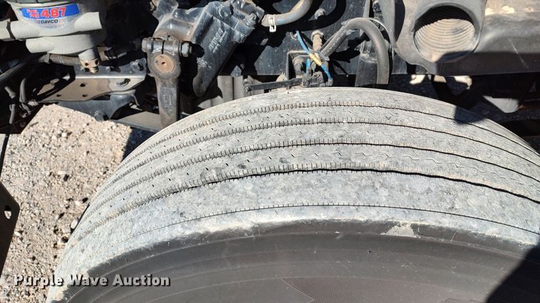 image for item LP9171 2018 Freightliner Cascadia 125  semi truck