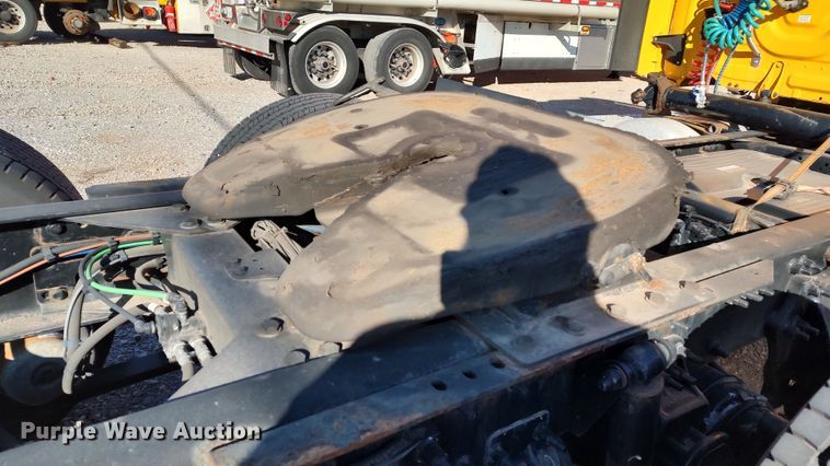 image for item LP9172 2018 Freightliner Cascadia 125  semi truck